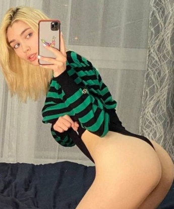 Соблазнительная брюнетка ждет щедрого джентльмена для интимных отношений. Позволь себе немного беззаботного веселья в моем обществе! 8002, 20 лет